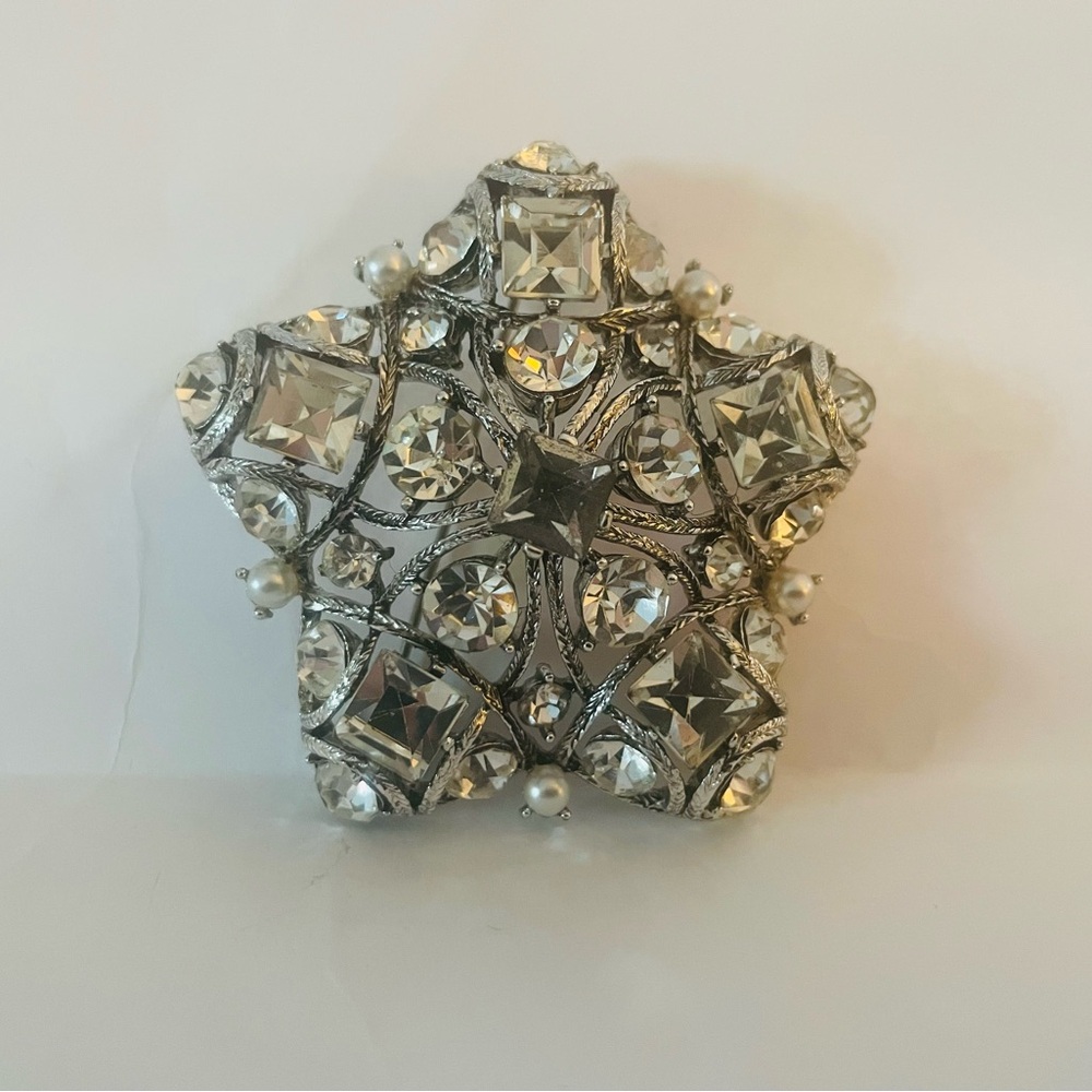 Signed Lisner Star Brooch